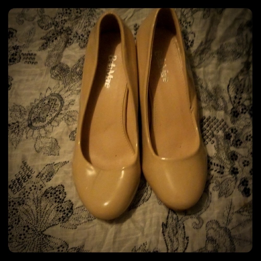 Like New Wedges/BellaMarie